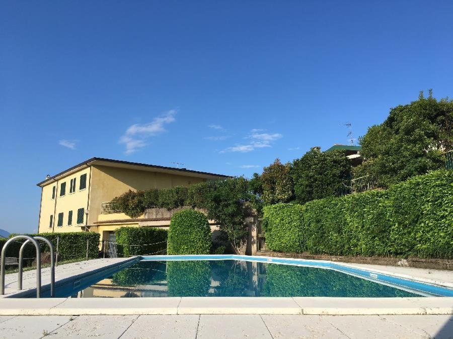 La Villa Degli Ulivi ソイアーノ・デル・ラーゴ エクステリア 写真